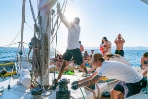 Palma de Mallorca: 5-stündige Katamaranfahrt mit Mittagessen und Schwimmen