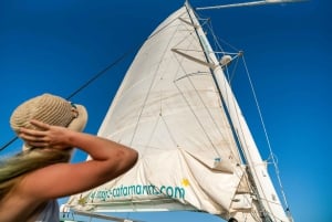 Palma de Mallorca: 5-stündige Katamaranfahrt mit Mittagessen und Schwimmen