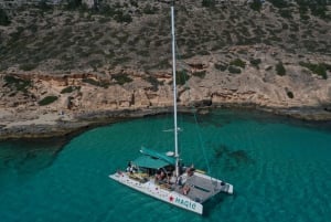 Palma de Mallorca: Catamaran Tour with Barbecue and Drinks