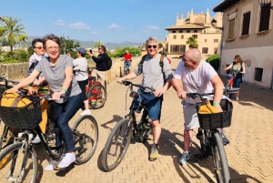 Palma de Mallorca: Guidad cykeltur med tapas och en drink