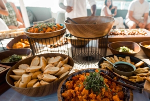 パルマ デ マヨルカ : ビュッフェ式食事付き半日カタマラン ツアー