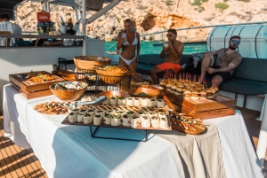 パルマ デ マヨルカ : ビュッフェ式食事付き半日カタマラン ツアー