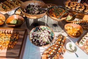 パルマ デ マヨルカ : ビュッフェ式食事付き半日カタマラン ツアー