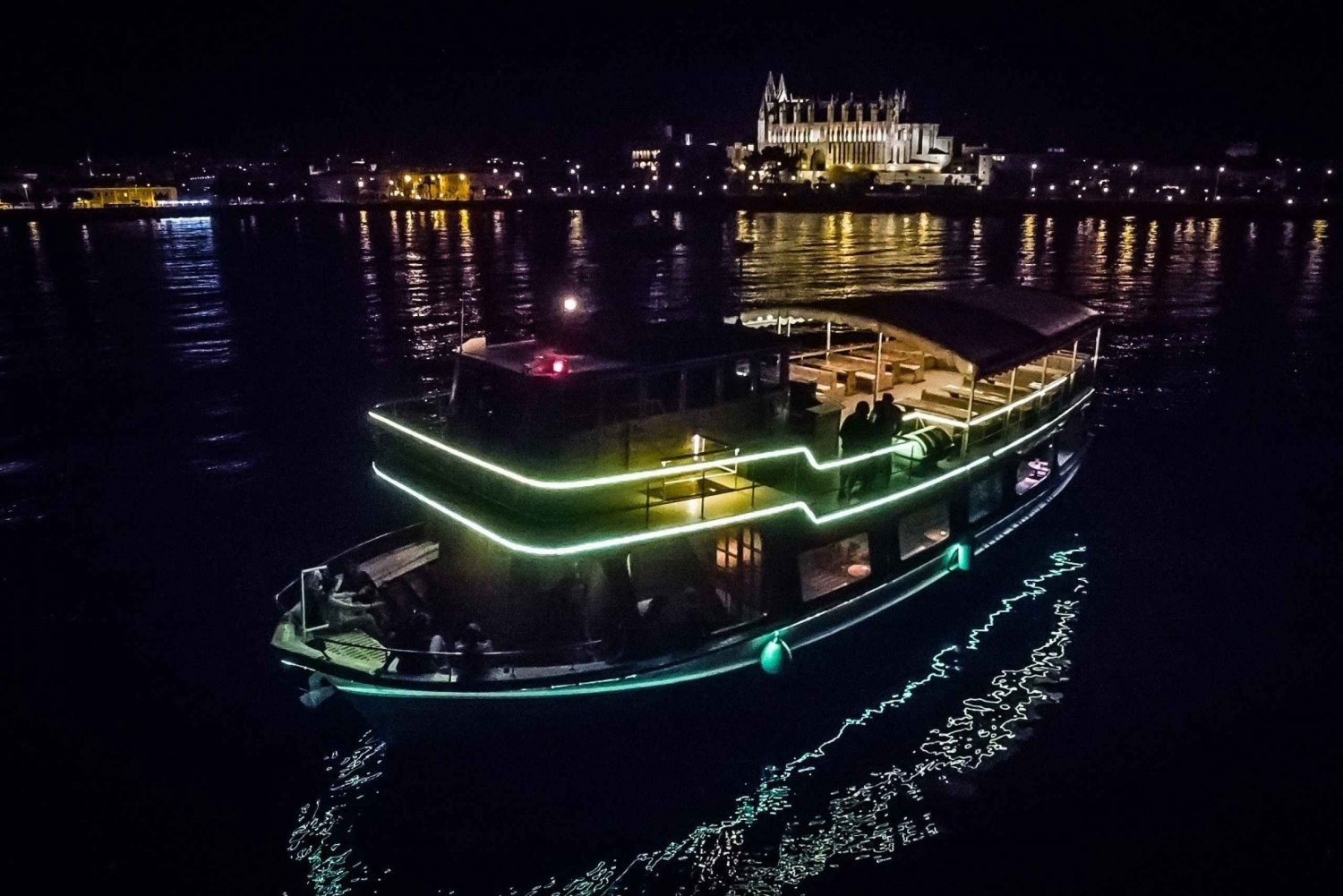 Palma de Mallorca: Night Boat Party with Live DJ