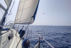 パルマ デ マヨルカ：船長とタパス付きセーリング ボート トリップ