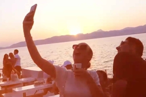 Palma de Mallorca: auringonlaskun venebileet DJ:n ja animaation kanssa