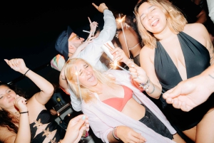 Palma de Mallorca: auringonlaskun venebileet DJ:n ja animaation kanssa