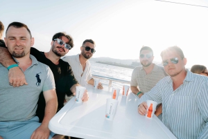 Palma de Mallorca: auringonlaskun venebileet DJ:n ja animaation kanssa