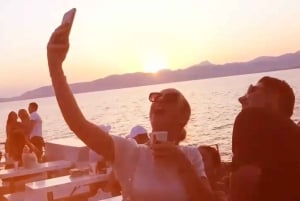 Palma de Mallorca: auringonlaskun venebileet DJ:n ja animaation kanssa