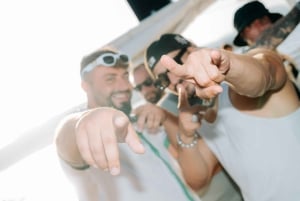 Palma de Mallorca: auringonlaskun venebileet DJ:n ja animaation kanssa