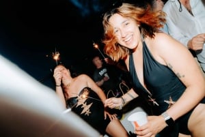 Palma de Mallorca: auringonlaskun venebileet DJ:n ja animaation kanssa