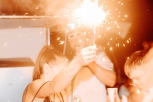 Palma de Mallorca: auringonlaskun venebileet DJ:n ja animaation kanssa