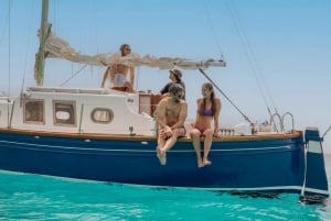 Palma de Mallorca: Tour en Llaüt, barco tradicional de Mallorca.