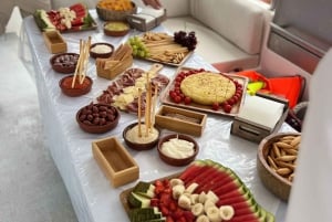 パルマ：スナック、ドリンク、SUP、シュノーケリング付きのデラックスカタマラン