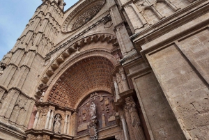 Palma: Exclusive City Highlights E-Bike Tour