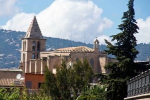 Palma Mallorca: Highlights Self-Guided Scavenger Hunt & Tour