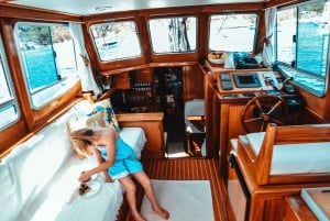 Palma: Private Classic Mallorcan Boat Tou