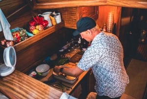 Palma: Private Classic Mallorcan Boat Tou