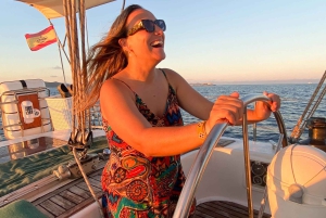 Palma: escursione privata di mezza giornata in barca a vela con tapas e bevande