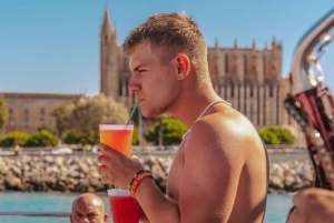 パルマ：プンタ ネグラとセス イリェテスのボート ツアーとライブ音楽