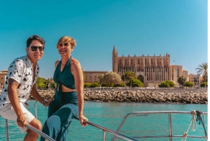 パルマ：プンタ ネグラとセス イリェテスのボート ツアーとライブ音楽