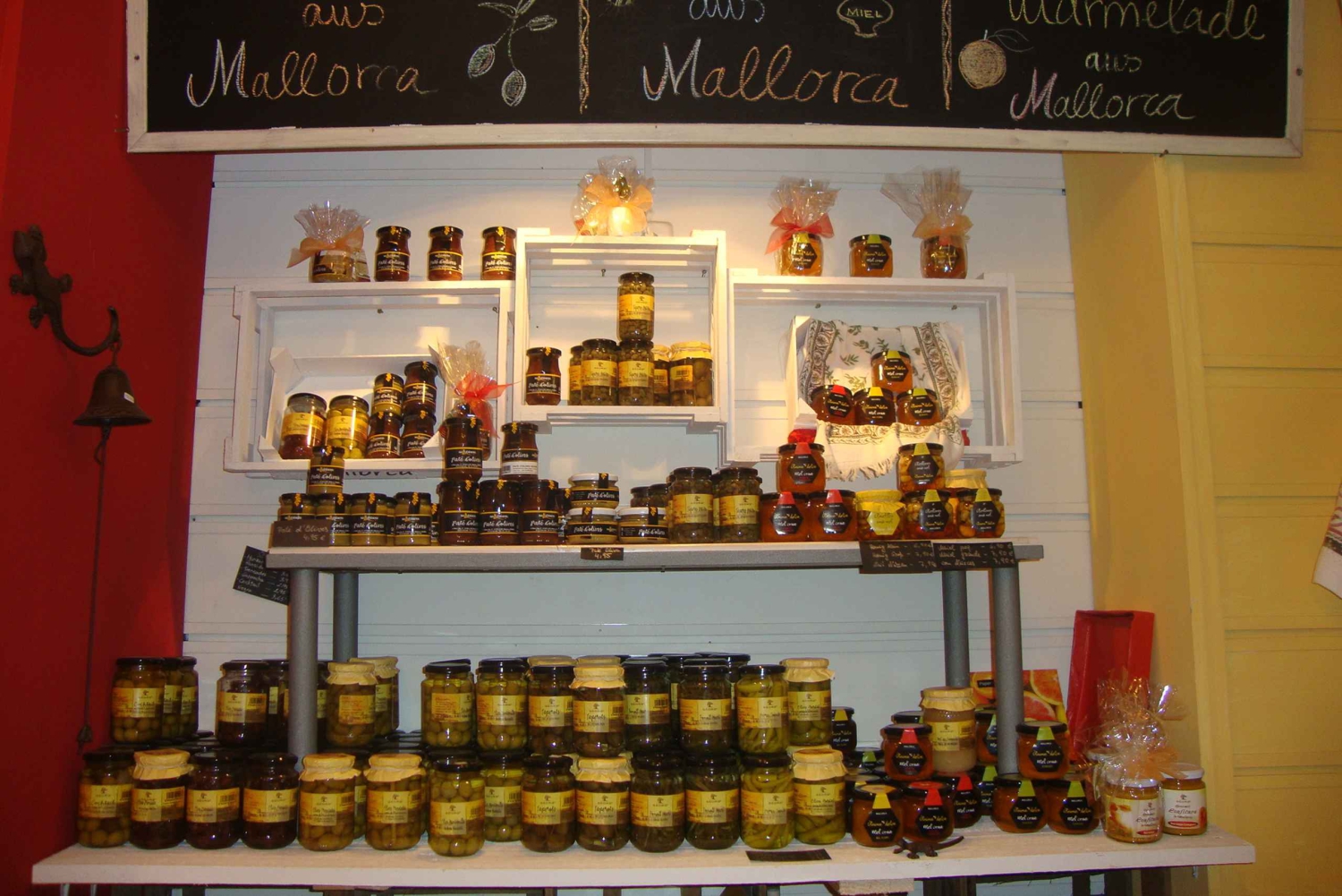 ワインとタパスの試飲付きパルマツアー