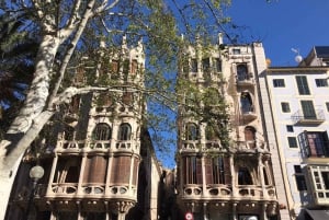 Palma: Walking Tour with Mediterranean Delicacies