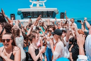Playa de Palma: Båtfest med DJ, buffet og underholdning