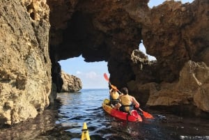 Pollença: Kayak and Coasteering Cliff Jumping