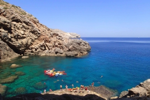 Pollença: Kayak Discovery – Snorkeling and Caves
