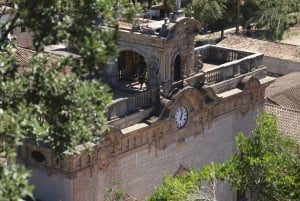 Рынок Полленса и монастырь Льюк