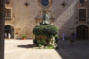 Рынок Полленса и монастырь Льюк