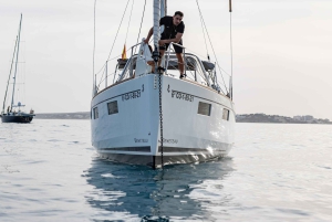 Barca a vela privata ed esclusiva nella baia di Palma e dintorni