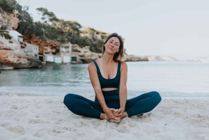 Privat yoga og mindfulness i naturen ved solopgang/solnedgang