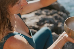 Privat yoga og mindfulness i naturen ved solopgang/solnedgang