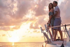 Private Yacht Charter incl. Skipper, Drinks & FUN (9 Guests)