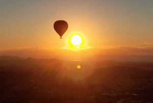 Mallorca: Private Balloon Ride at Sunrise with Champagne