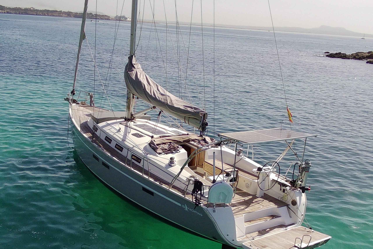 Passeio à vela: Explora a Bahia de Palma com tapas e bebidas