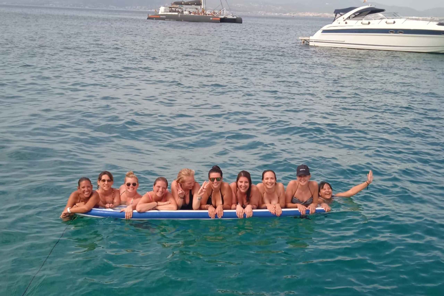 Passeio à vela: Explora a Bahia de Palma com tapas e bebidas