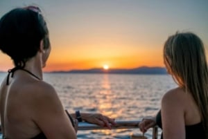 S'Arenal: Passeio de catamarã ao pôr do sol com churrasco