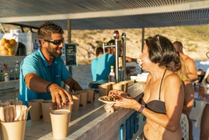 S'Arenal: Passeio de catamarã ao pôr do sol com churrasco