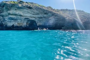 Paddleboarding Tour to Cueva Verde sea cave