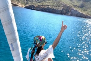 Tour condiviso in barca a vela di un giorno da Ibiza a Formentera