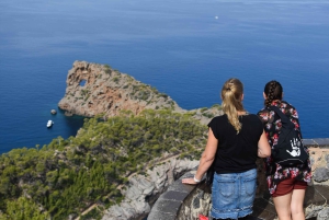 Excursión en tierra: Valldemossa y Soller