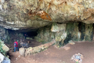 S'Illot/Sa Coma: Trekking Caves Tour