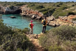 S'Illot/Sa Coma: Trekking do jaskiń