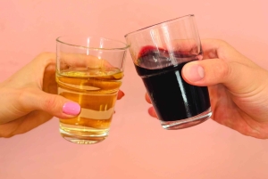 Bebe e pinta no coração da cidade velha de Palma