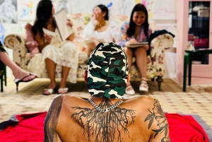 Dibuja un striptease en el casco antiguo de Palma