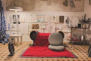 Dibuja un striptease en el casco antiguo de Palma