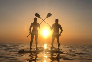 Sonnenaufgang Paddelsurfen auf Menorca